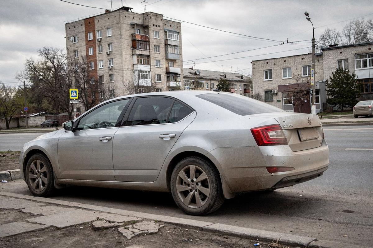 Used Skoda Octavia photographed during a buyer-side inspection in Kyiv